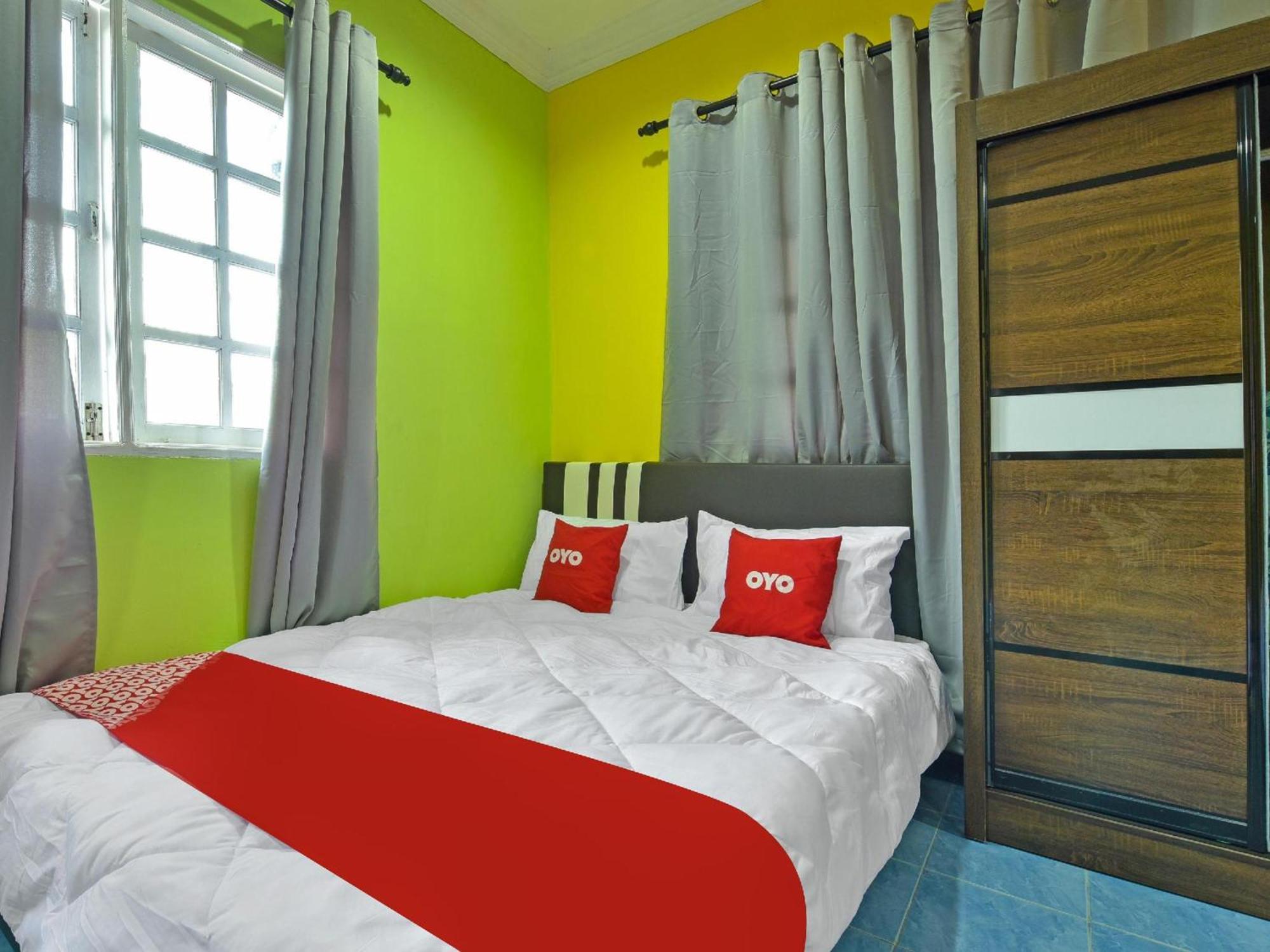 Oyo 90744 Bari Indah Beach Resort Kuala Terengganu Exteriör bild